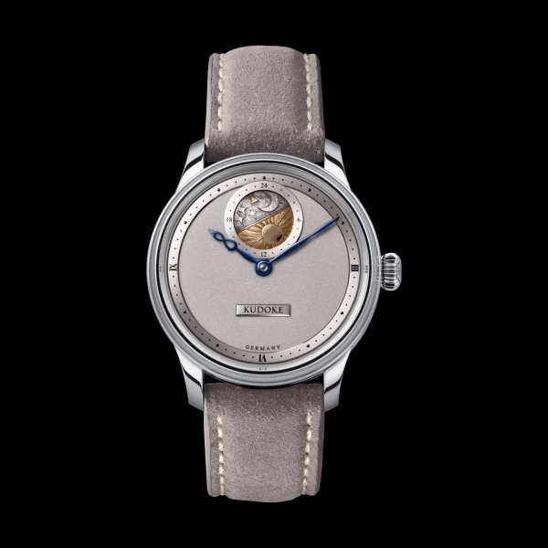 Kudoke 2 – Rhodium 39 mm stainless steel watch with 24-hour sky disc and blue infinity hour hand